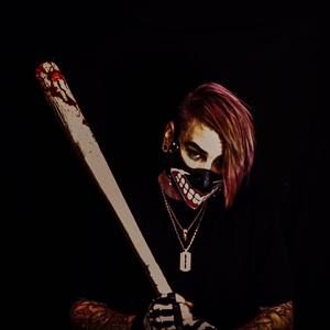 Meet your Posher, Bio